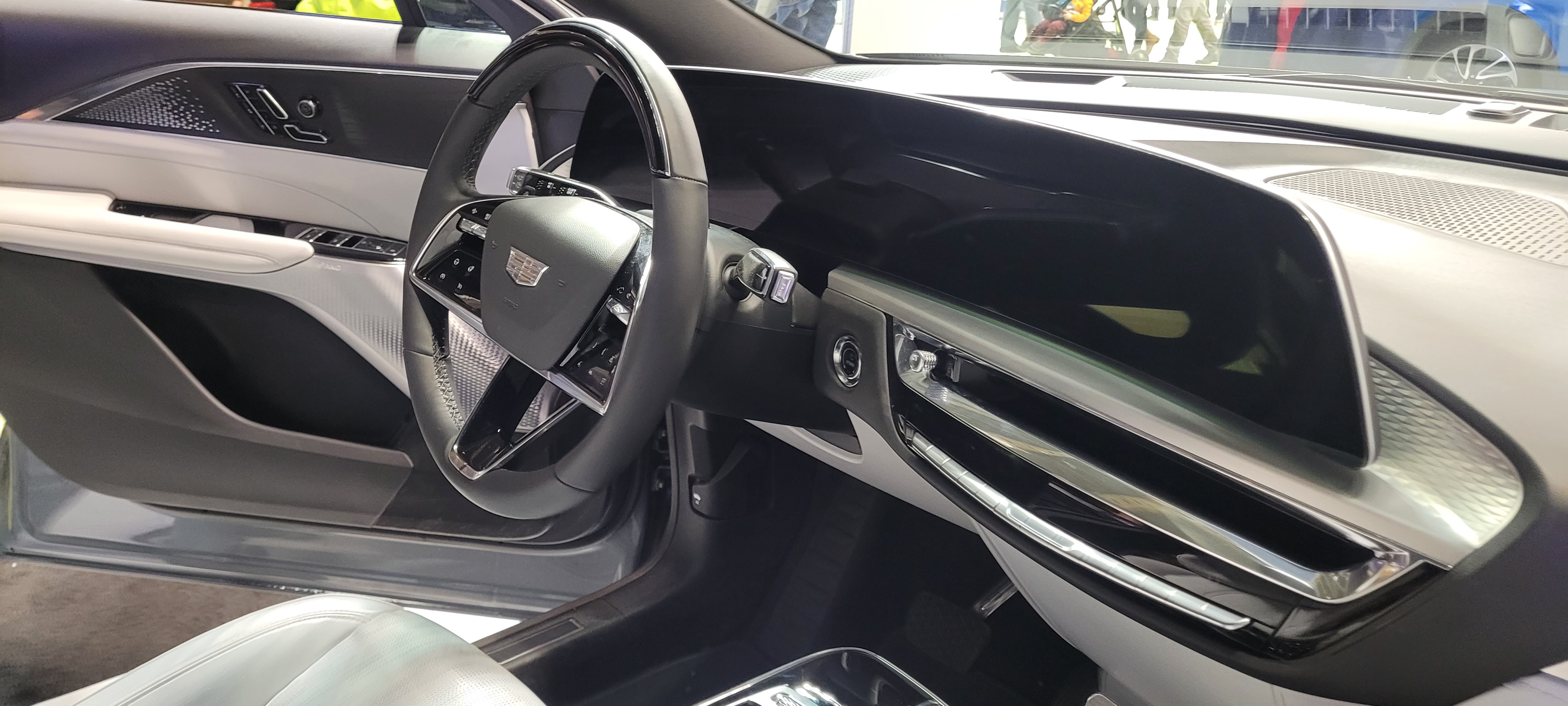 2022 Montreal Electric Vehicle Show: Cadillac Lyriq Interior