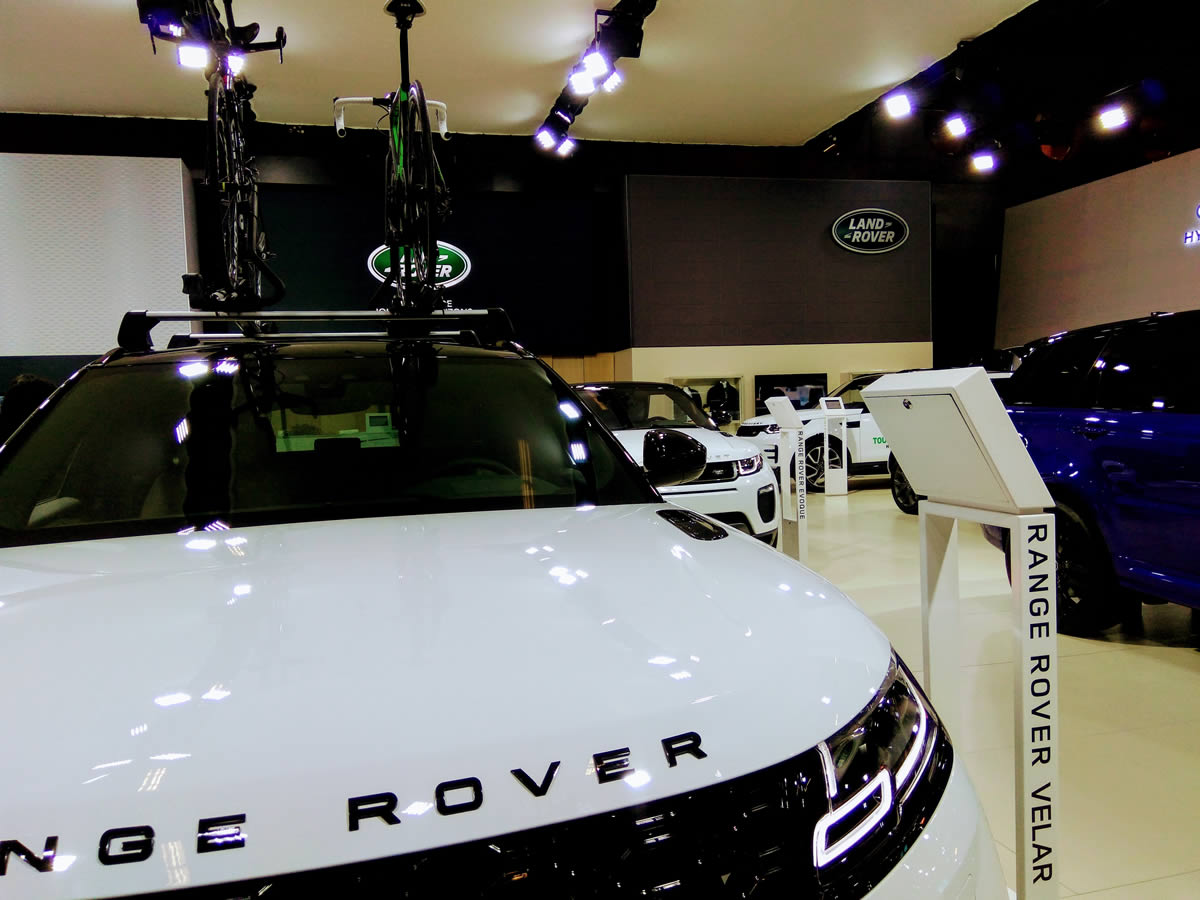 2018 Montreal Auto Show - Land Rover Canada