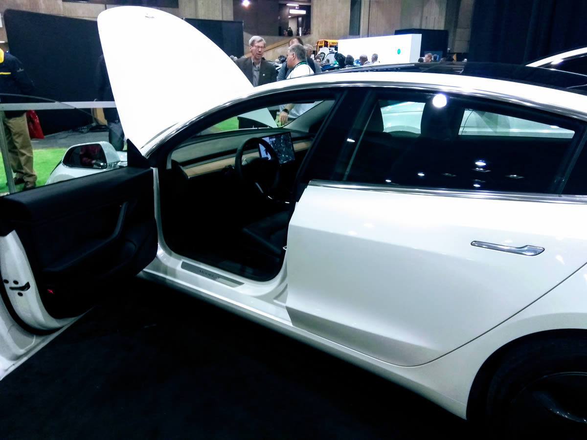 The 2018 Montreal Electric Vehicle Show is On!: Tesla Model 3