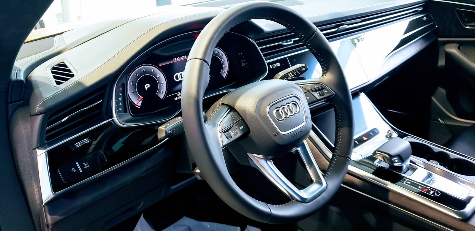 Test Driving the All-new Audi Q8 in Montreal: Dashboard