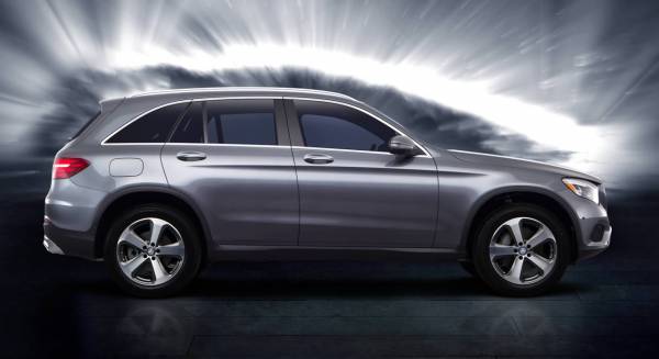 2022 Mercedes-Benz GLC in Winnipeg 2.9% Lease & 1.9% Finance APR