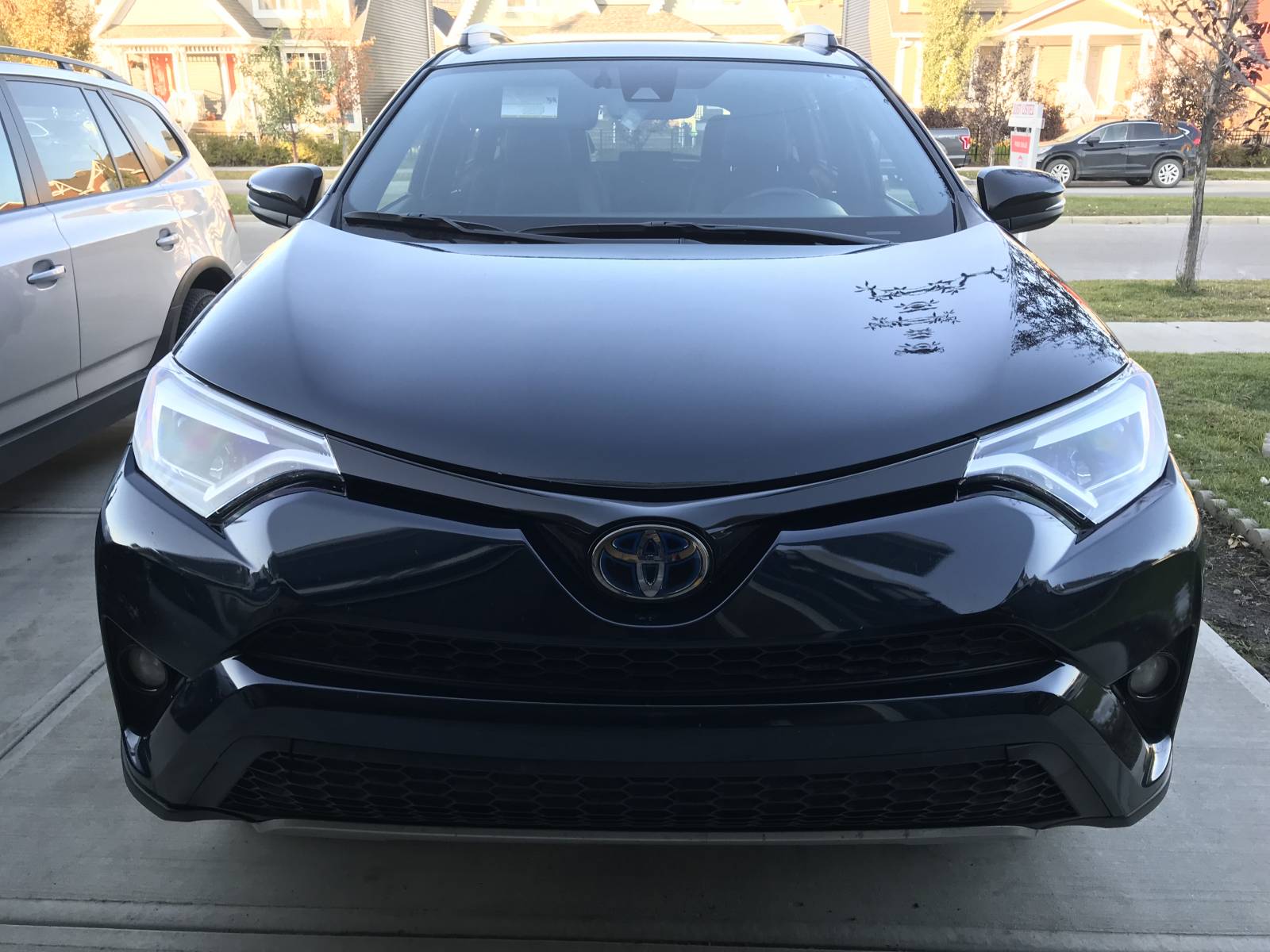 Toyota Lease Takeover in Calgary, AB: 2018 Toyota RAV4 SE HYBRID ...