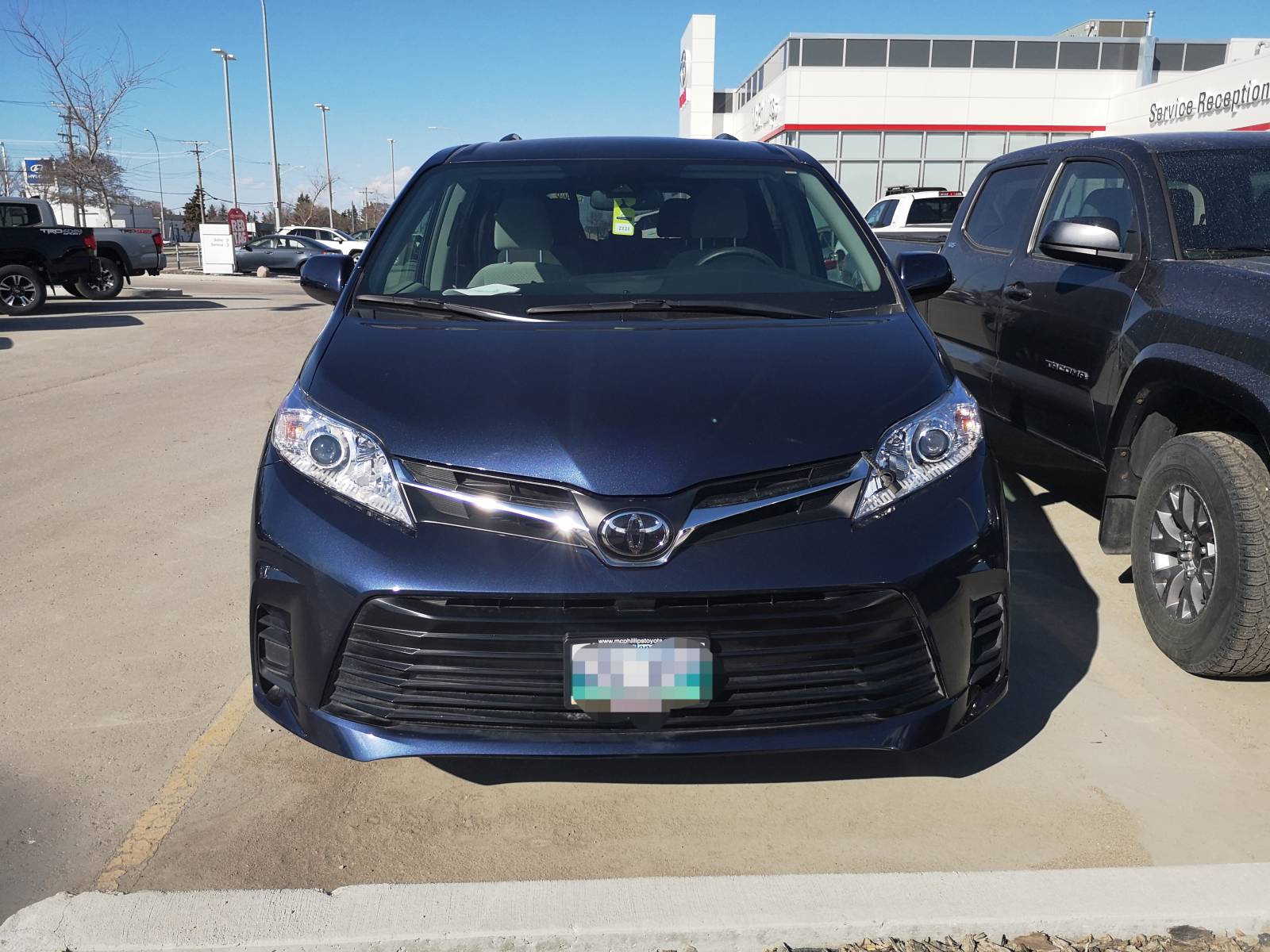 Toyota Lease Takeover in Winnipeg, MB: 2018 Toyota Sienna LE AWD ...