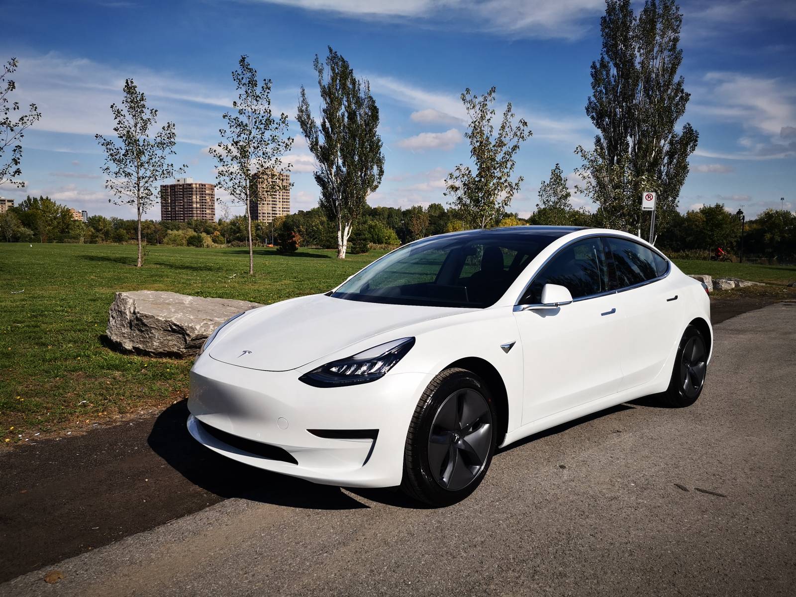 The 2019 Tesla Model 3 SR+ RWD