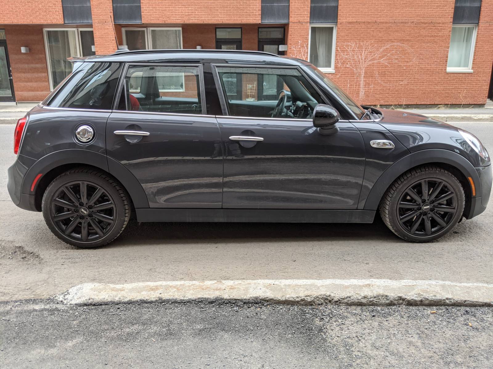 Mini Lease Takeover in Montreal, QC 2017 Mini Cooper S Manual 2WD ID