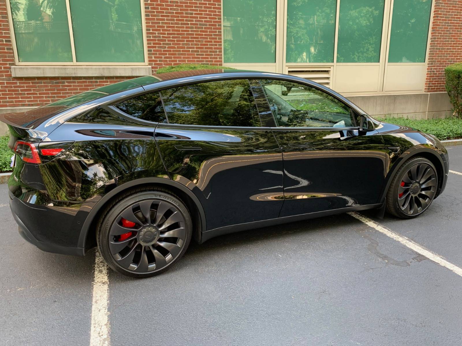 Tesla Lease Takeover in Calgary, AB: 2023 Tesla ModelY Preformance