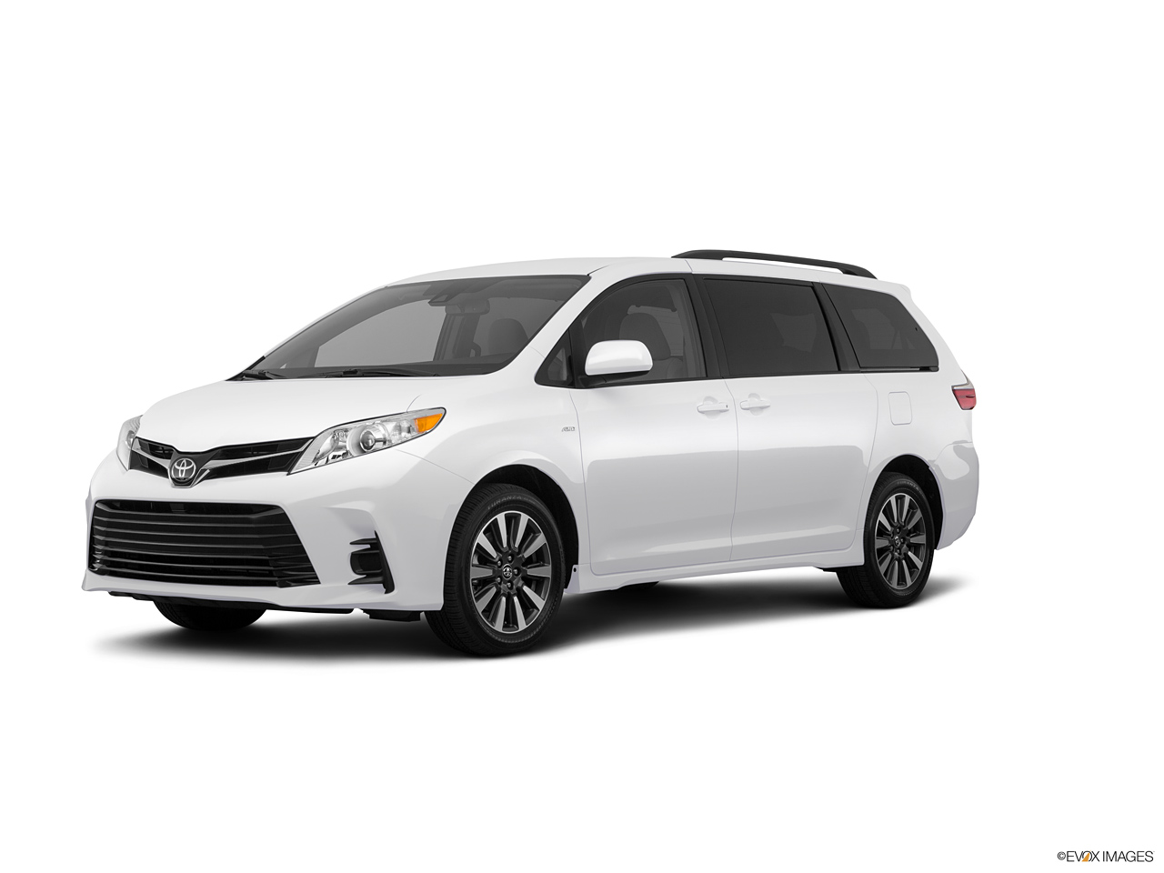 РњРёРЅРёРІСЌРЅ Toyota Sienna 2019